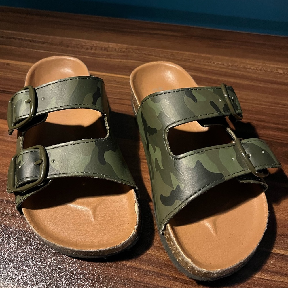 Gap Kids Slide Sandal 12-13 size